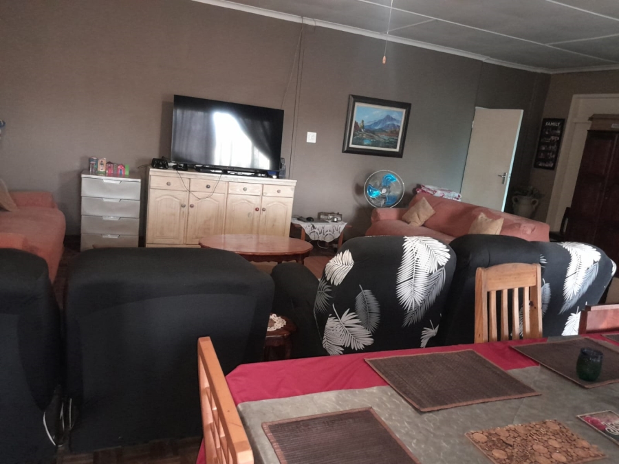 7 Bedroom Property for Sale in Rustenburg Central North West